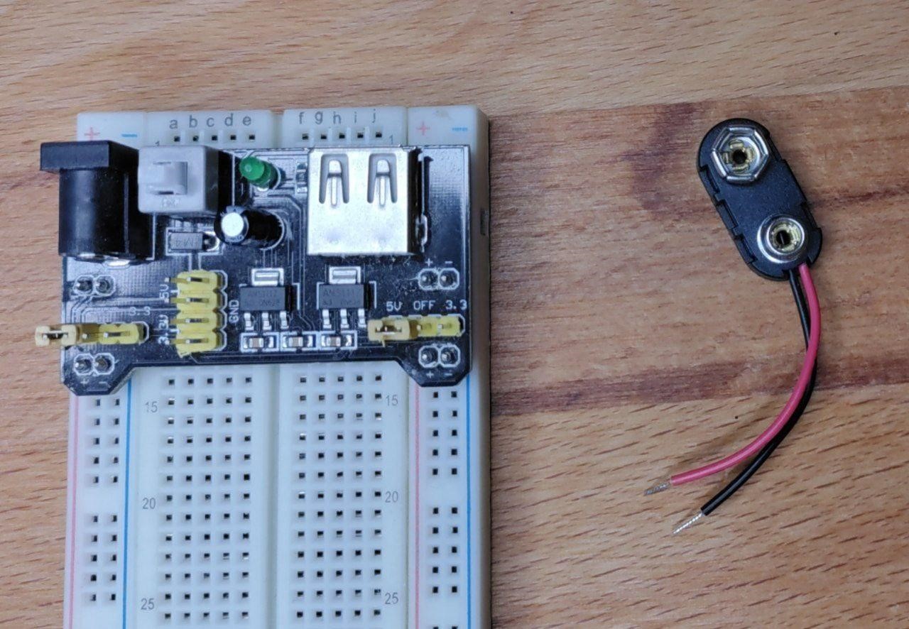 9V Batterieclip zur Stromversorgung des Breadboards