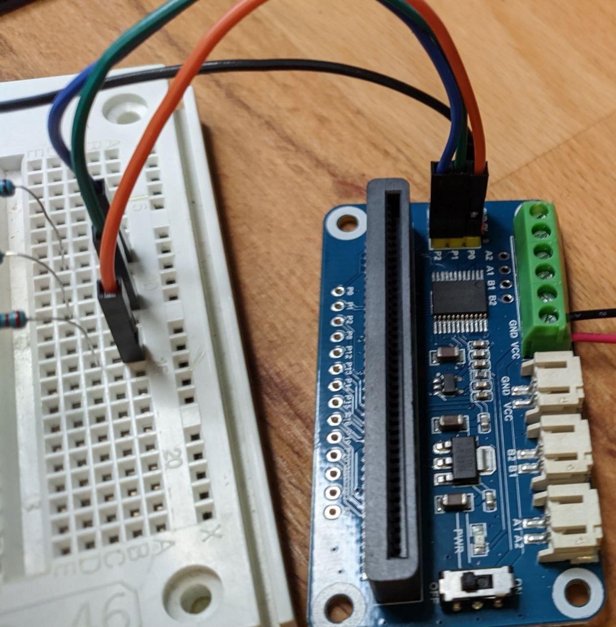 LEDs nun an Motorboard angeschlossen